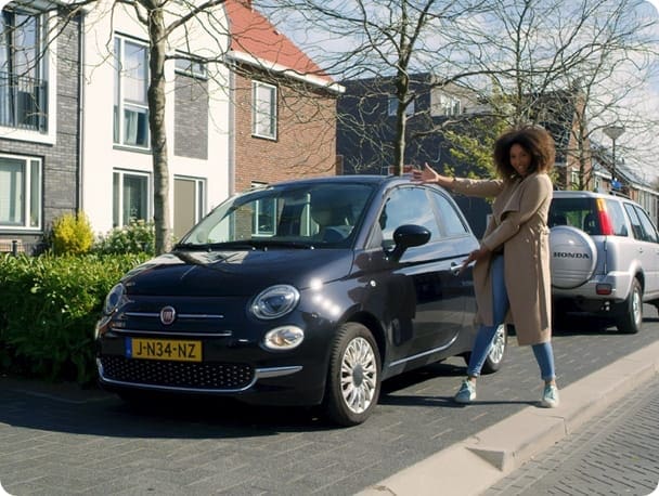 Muriel toont haar SnappCar Private Lease auto